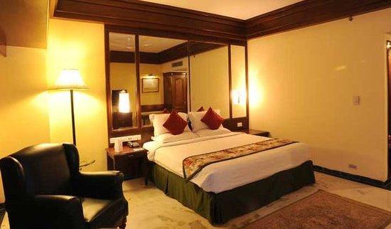 Hotel Vikrant Лудхіяна Екстер'єр фото